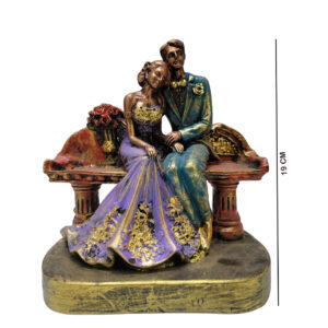 Resin Couple Statue