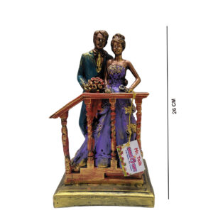 Resin Couple Statue